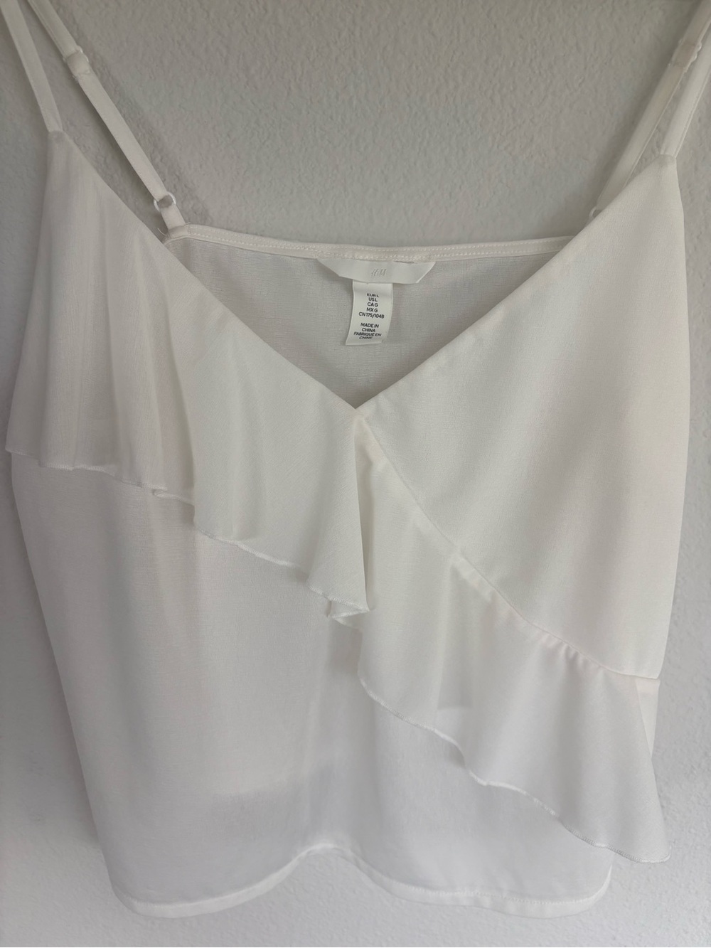 H&M White Ruffle V-Neck Camisole - Picture 4 of 4